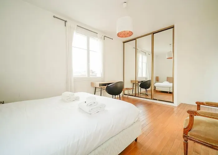 Spacieux 17eme Arrondissement - Ii * Παρίσι