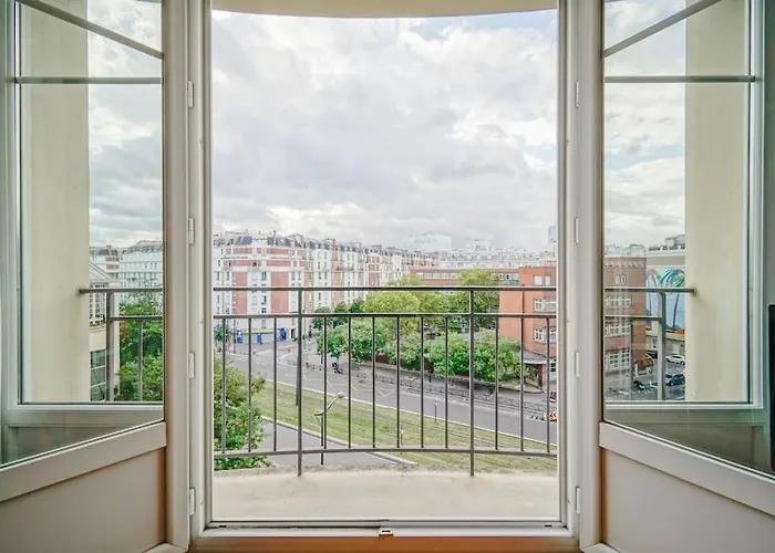 Διαμέρισμα Spacieux 17eme Arrondissement - Ii *
