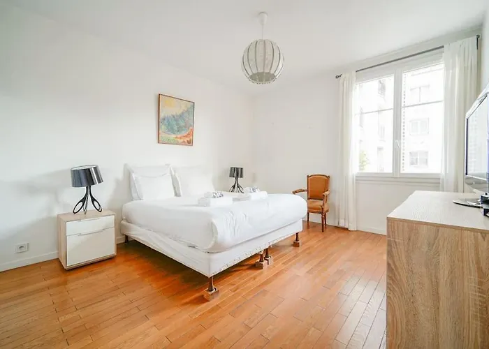 Διαμέρισμα Spacieux 17eme Arrondissement - Ii *
