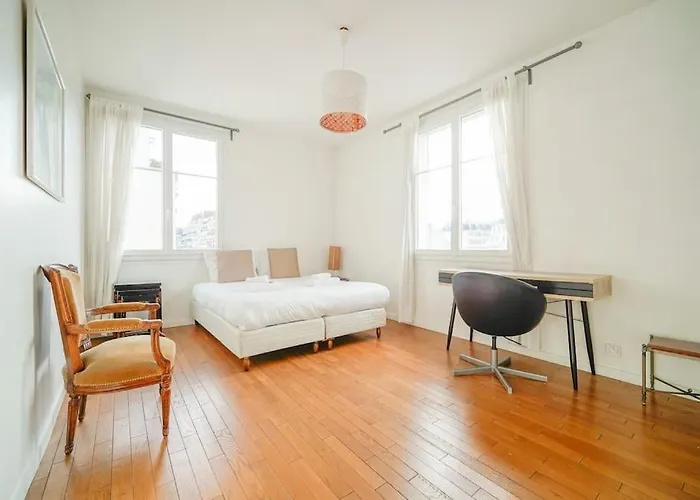 Spacieux 17eme Arrondissement - Ii Διαμέρισμα