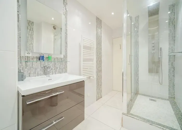 Διαμέρισμα Spacieux 17eme Arrondissement - Ii *
