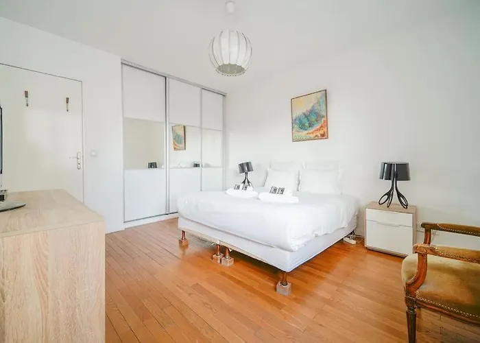 Διαμέρισμα Spacieux 17eme Arrondissement - Ii *